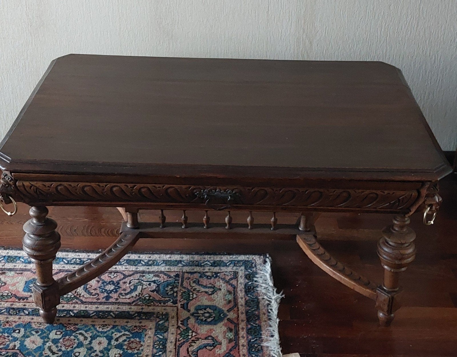 Antieke Salontafel met Gedetailleerd Houtsnijwerk, Ophalen