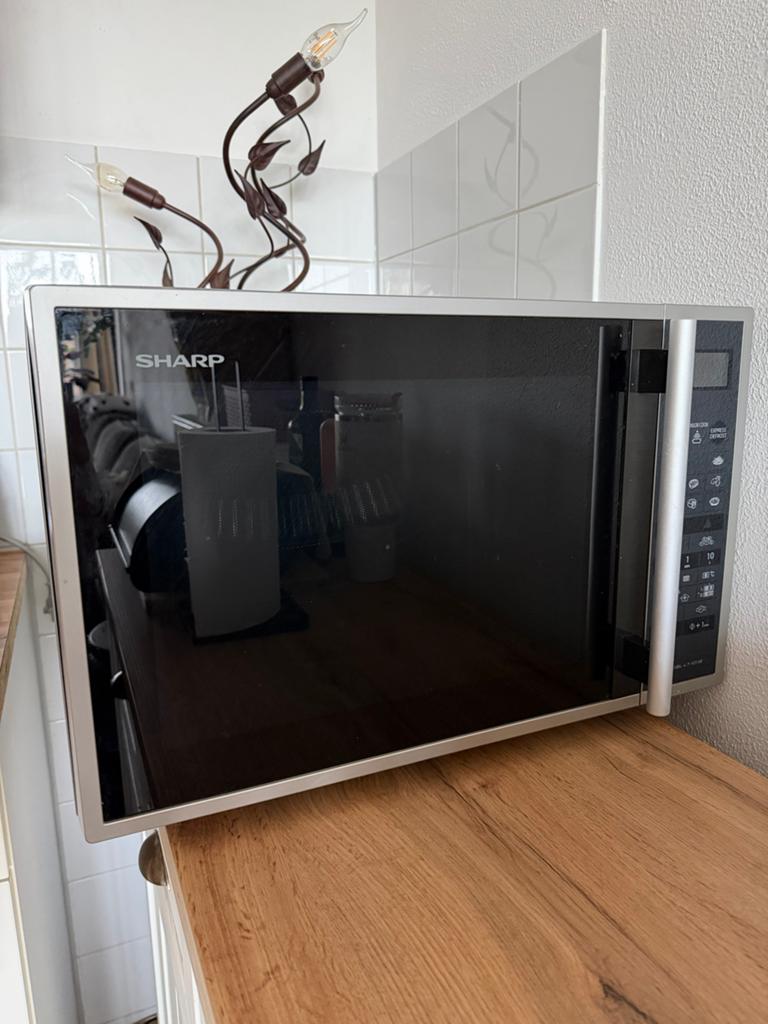 Sharp Combimagnetron - Oven met Magnetronfunctie, Combimagnetron, Grill, Ophalen of Verzenden, Zo goed als nieuw