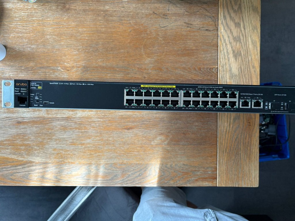 Aruba 2530-24 PoE+ Switch J9779A, Ophalen of Verzenden, Zo goed als nieuw