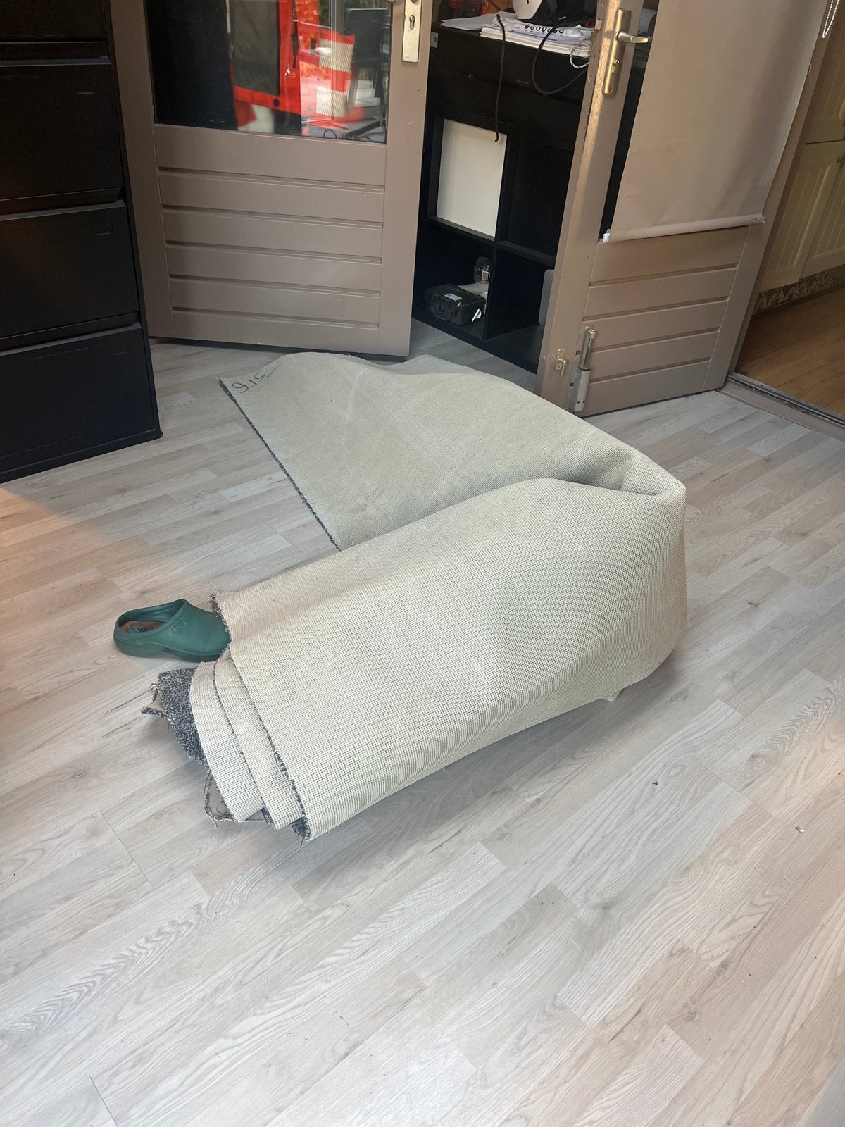 Gebruikt tapijt - grijs/beige gratis, Ophalen, Gebruikt, 150 tot 200 cm, 200 cm of meer