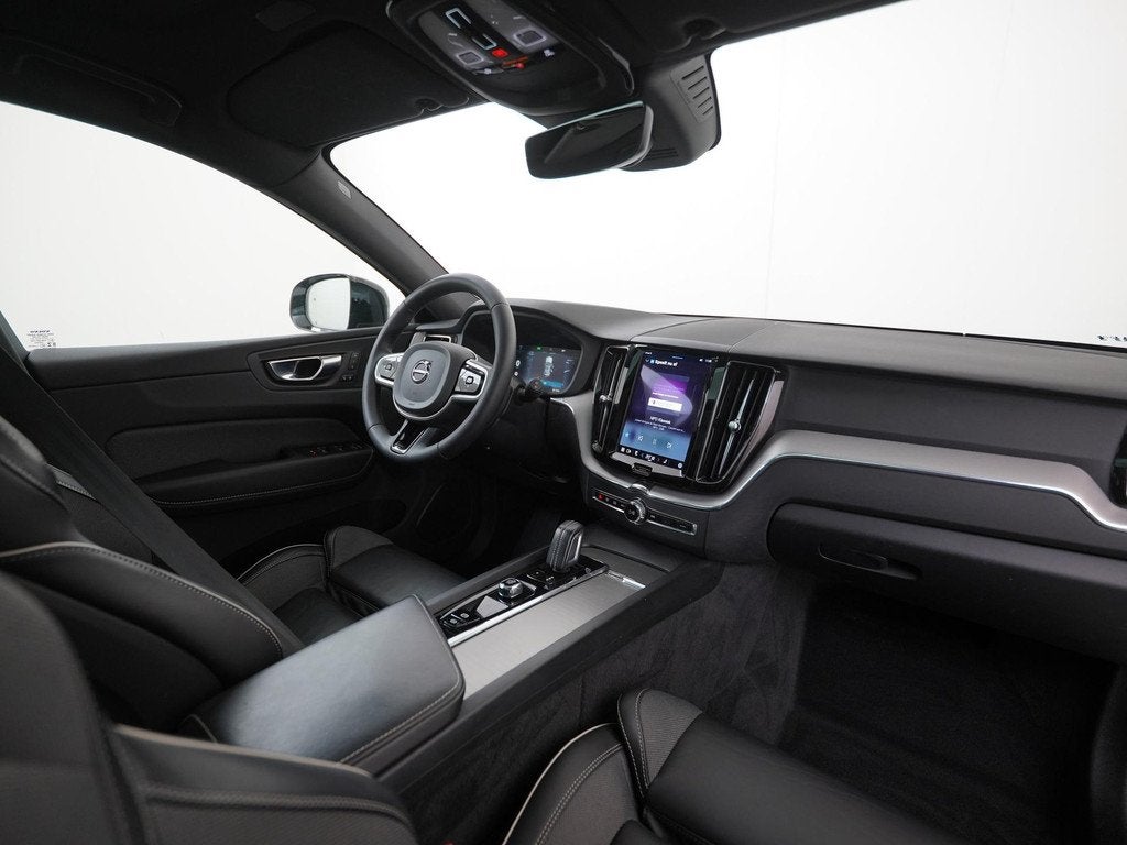 Volvo XC60 2.0 T6 Long Range AWD Plus Dark | Leder | 360 Cam, Auto's, Volvo, Automaat, 12 maanden, Gebruikt, Euro 6