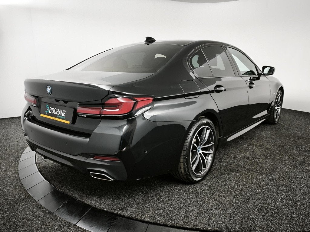 BMW 5-serie 530e xDrive High Executive | Harman Kardon | Pan, Auto's, 1998 cc, Gebruikt, 4 cilinders, Zwart