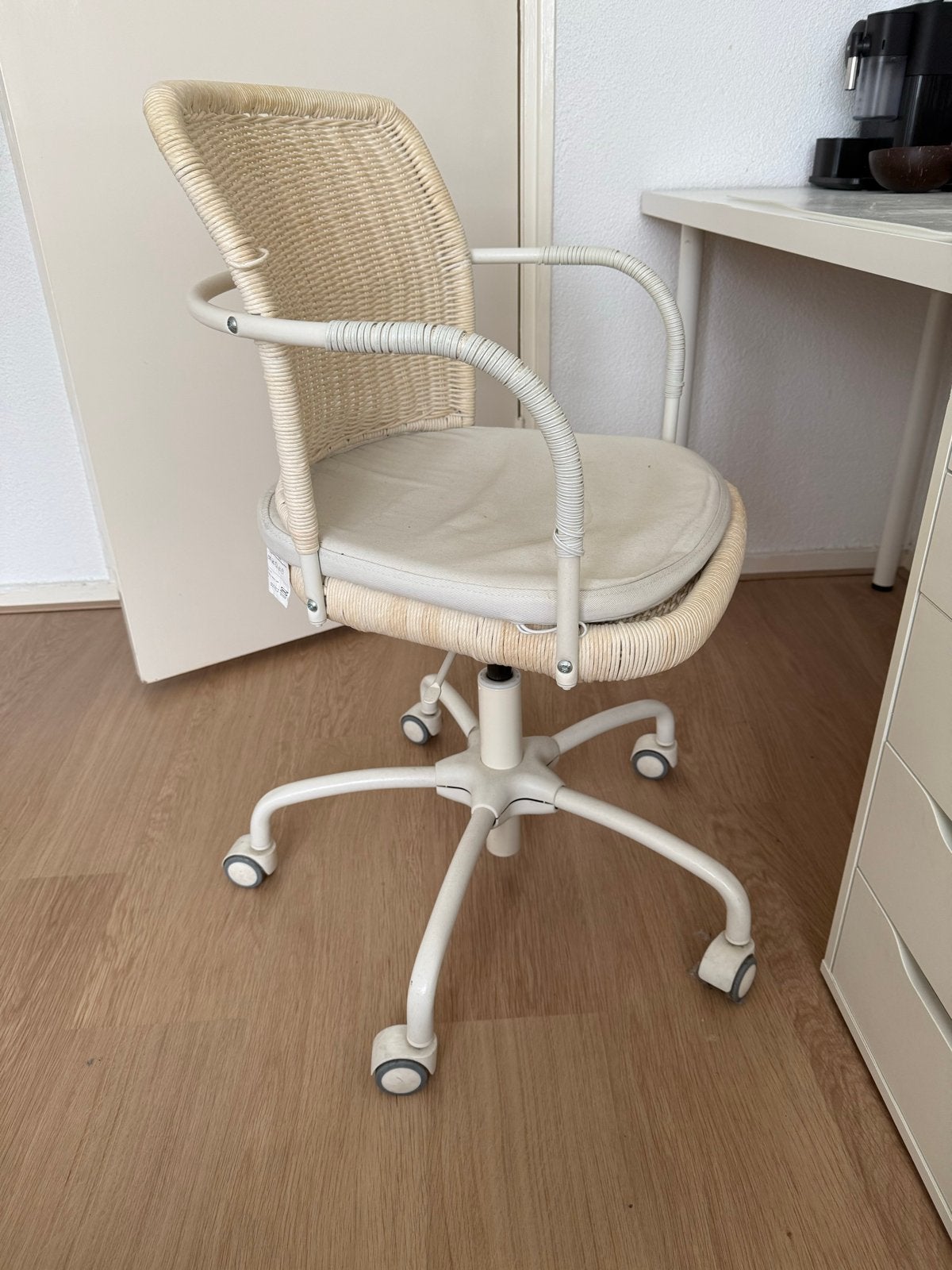 Ikea bureaustoel van rotan, Ophalen, Gebruikt, Wit, Bureaustoel