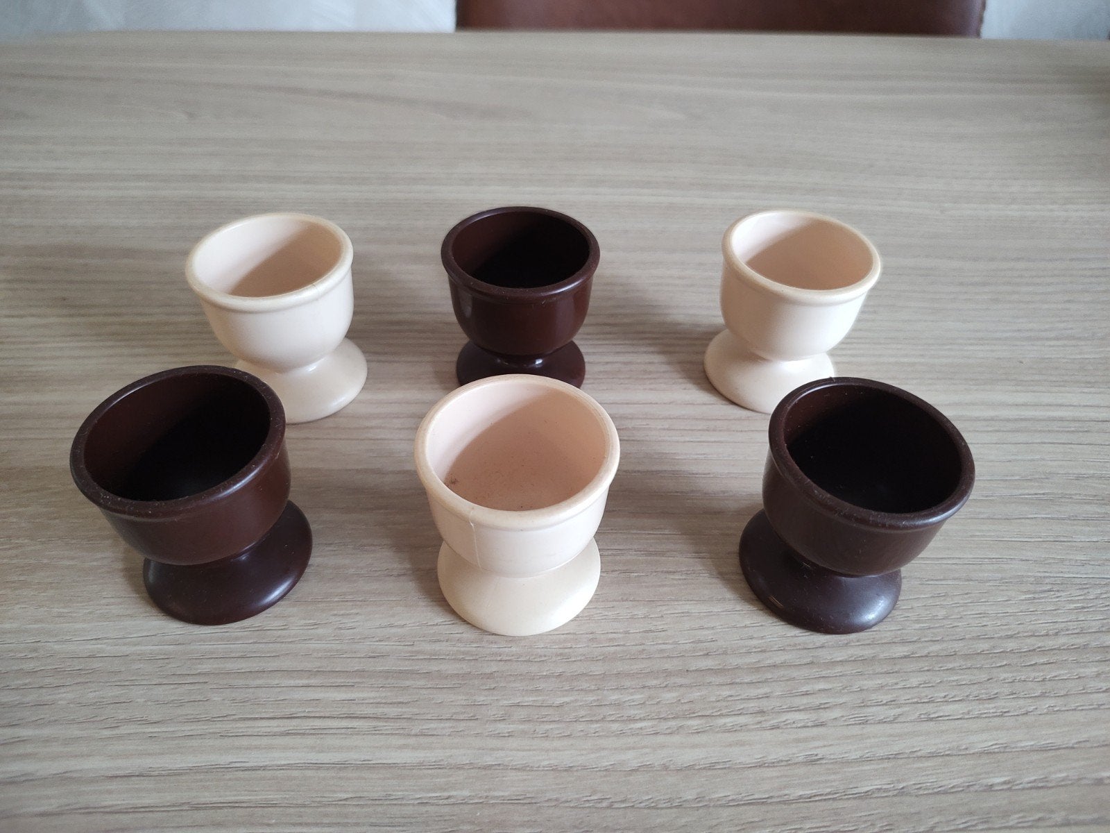 Set van 6 vintage Emsa plastic eierdopjes - bruin en beige, Ophalen of Verzenden