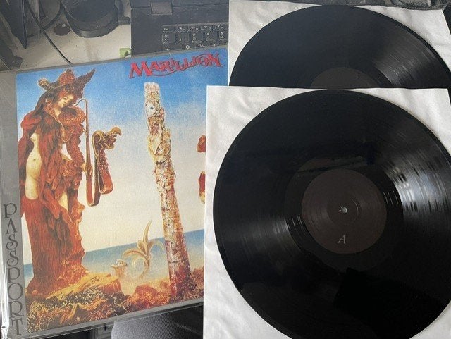 Marillion - Passport 2lp, live 1984, Progressive, Gebruikt, Dubbel-LP, 1980 - 1989