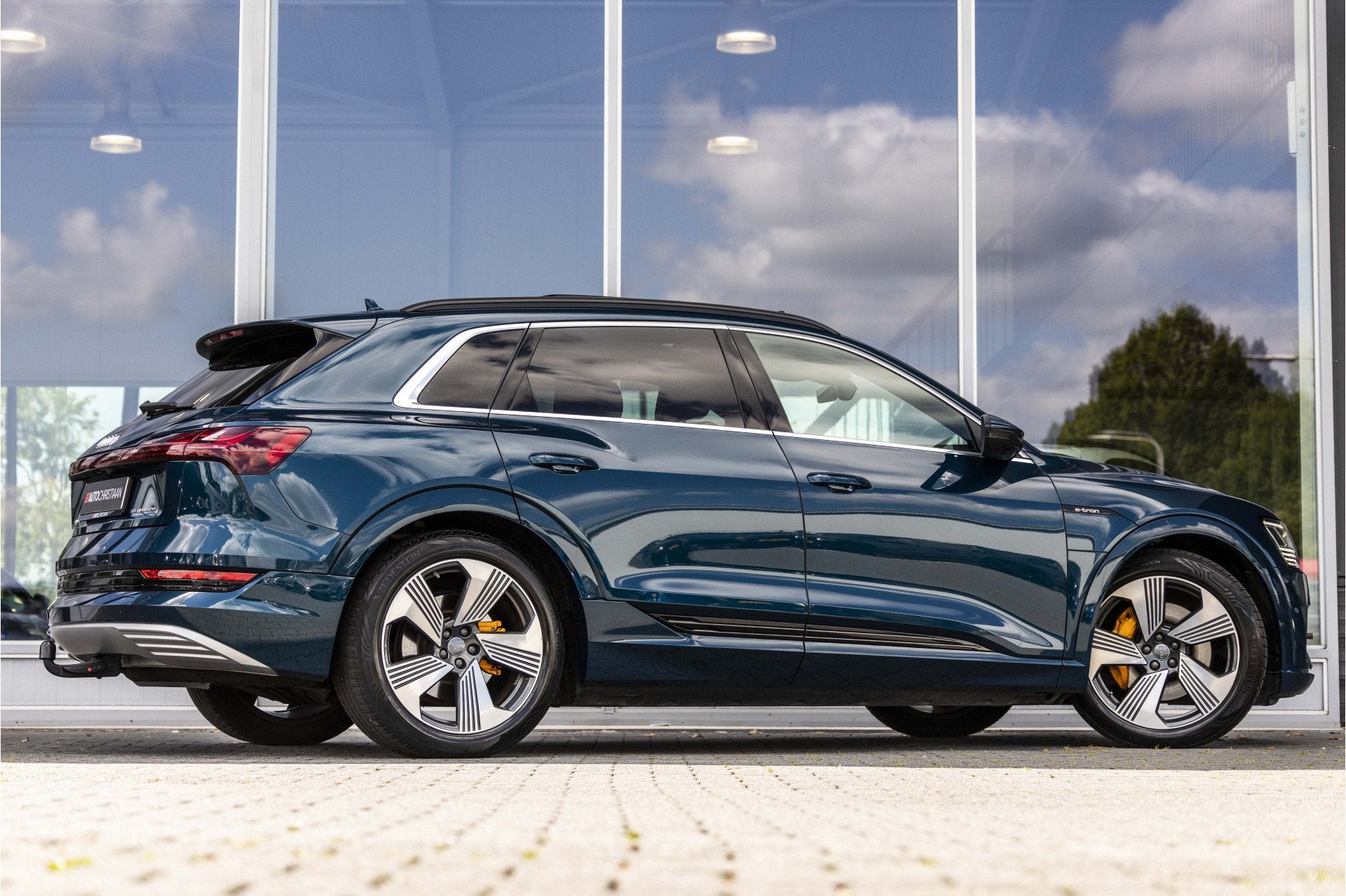 Audi e-tron e-tron 55 quattro advanced Pro Line Plus 95 kWh, 95 kWh, Blauw, 360 pk, Leder