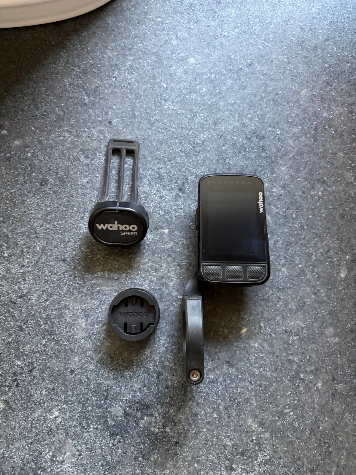 Wahoo ELEMNT BOLT V2 GPS met speed sensor, Fietsen en Brommers, Fietsaccessoires | Fietscomputers, Ophalen of Verzenden, Draadloos