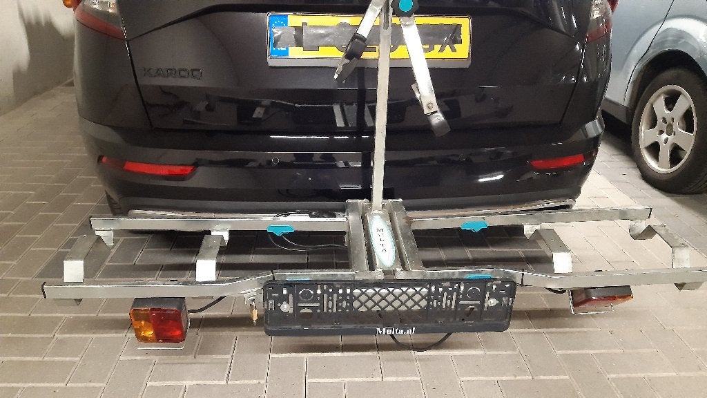 Spinder fietsendrager voor elektrische en gewone fietsen, Ophalen, Gebruikt, 2 fietsen, Trekhaakdrager