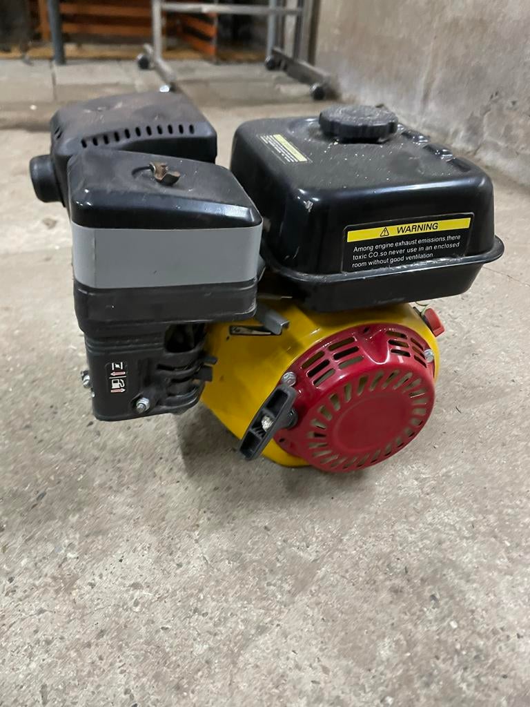 Gebruikte Benzinemotor - OHV -, Doe-het-zelf en Verbouw, Motoren, Ophalen, Gebruikt, Benzinemotor, 1800 rpm of meer