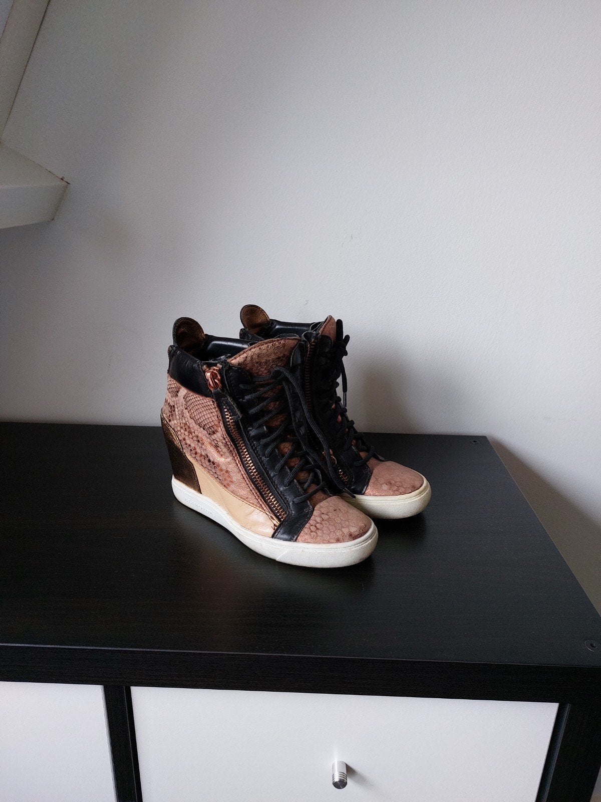 Glamorous sneakers met sleehak - Maat 38, Ophalen of Verzenden, Zo goed als nieuw, Zwart, Sneakers of Gympen