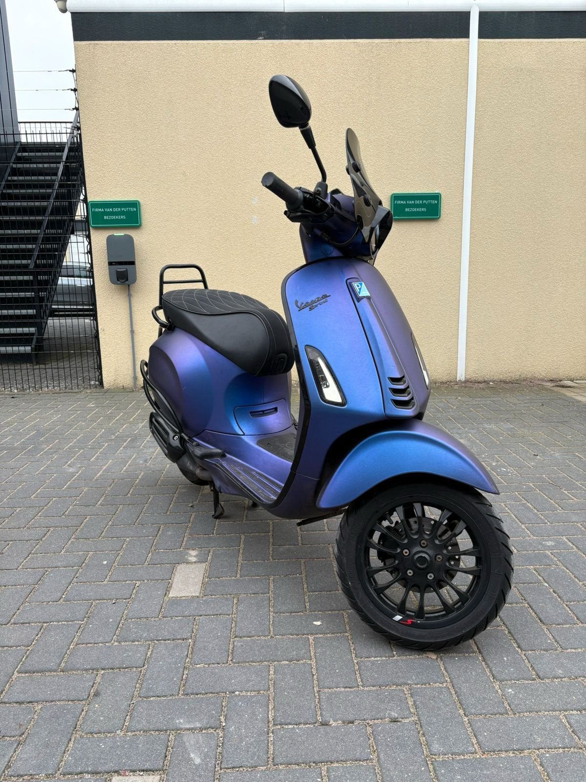 Vespa sprint, Fietsen en Brommers, Scooters | Vespa, Ophalen, Zo goed als nieuw, Benzine