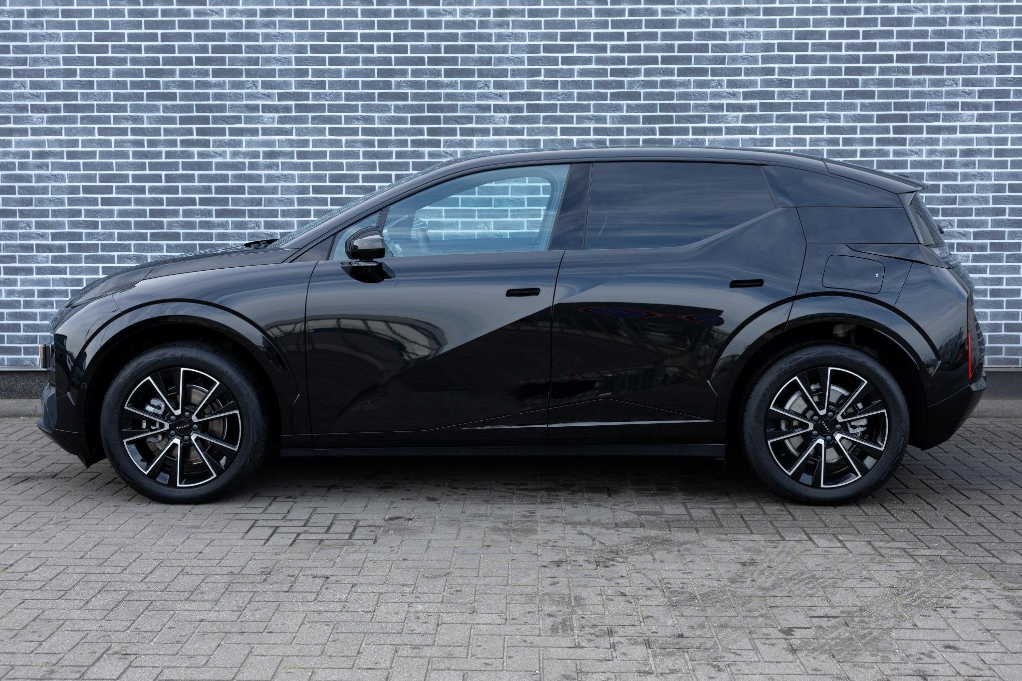 ZEEKR X RWD Long Range 69 kWh | Trekhaak | Warmtepomp | Pano, Auto's, Gebruikt, Zwart, Zwart, Origineel Nederlands