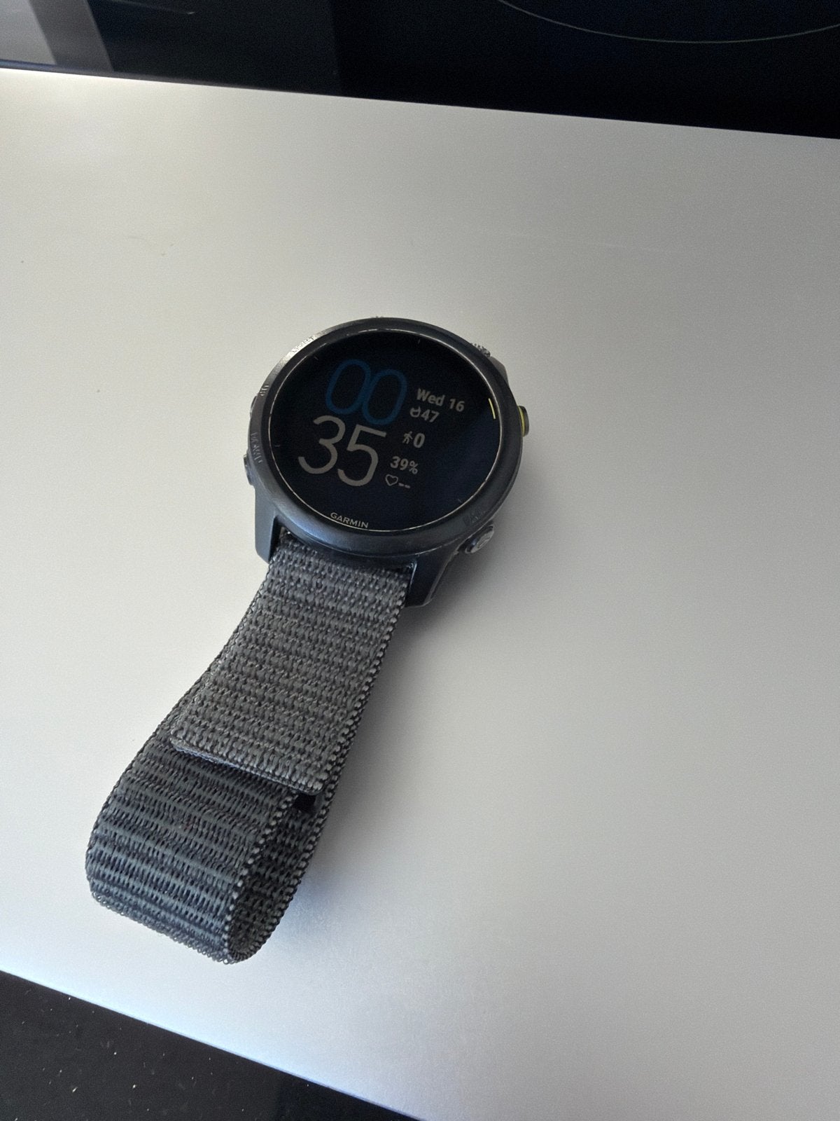 Garmin Forerunner 745 met krassen op scherm, Ophalen of Verzenden, Waterdicht, Grijs, Afstand