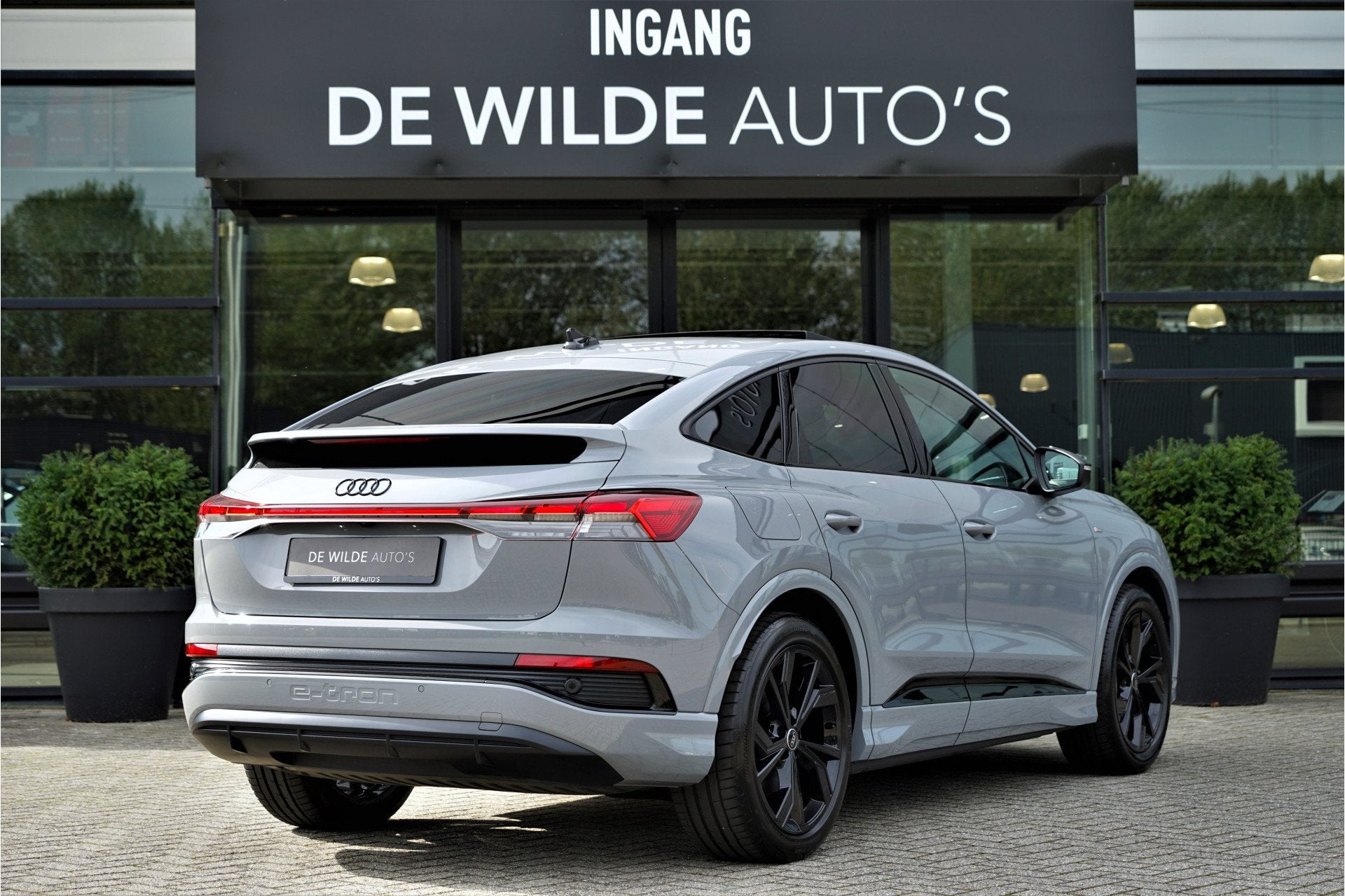 Audi Q4 Sportback e-tron 40 S-line 204pk Pano Sonos Camera K, Auto's, Automaat, Dealer onderhouden, Achterwielaandrijving, Gebruikt