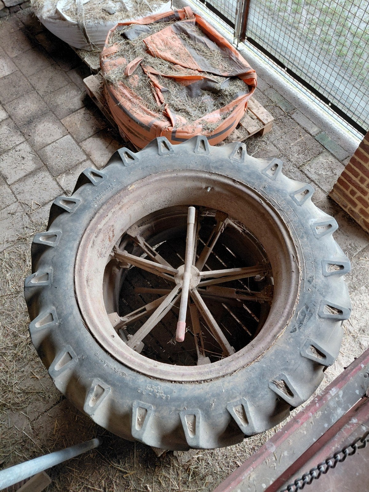 Dubbellucht tractorwielen 12.4x32 Vredestein voor Deutz, Ophalen, Gebruikt