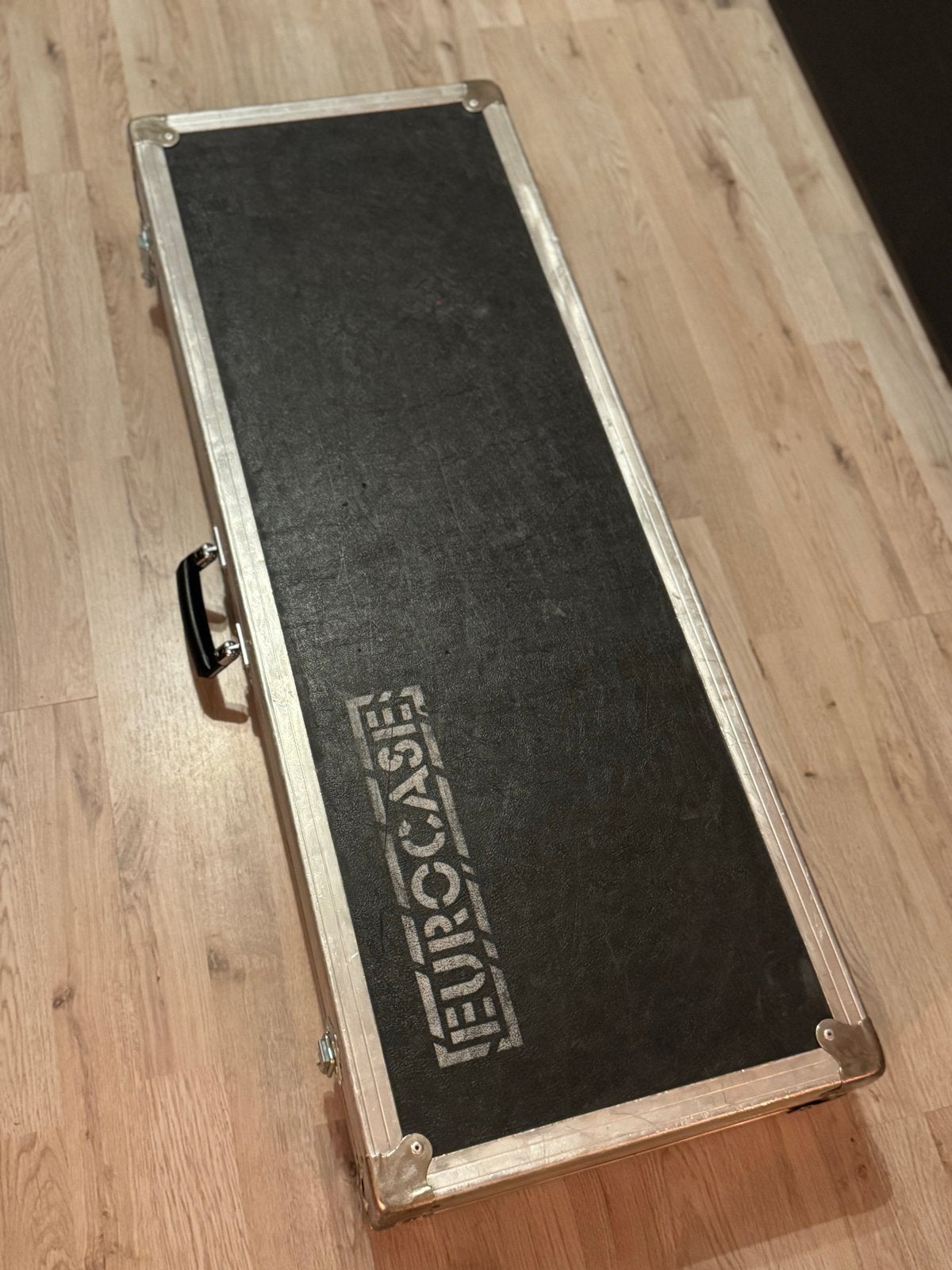 Gitaar koffer Eurocase 109x39cm, Muziek en Instrumenten, Behuizingen en Koffers, Zo goed als nieuw, Overige instrumenten, Flightcase