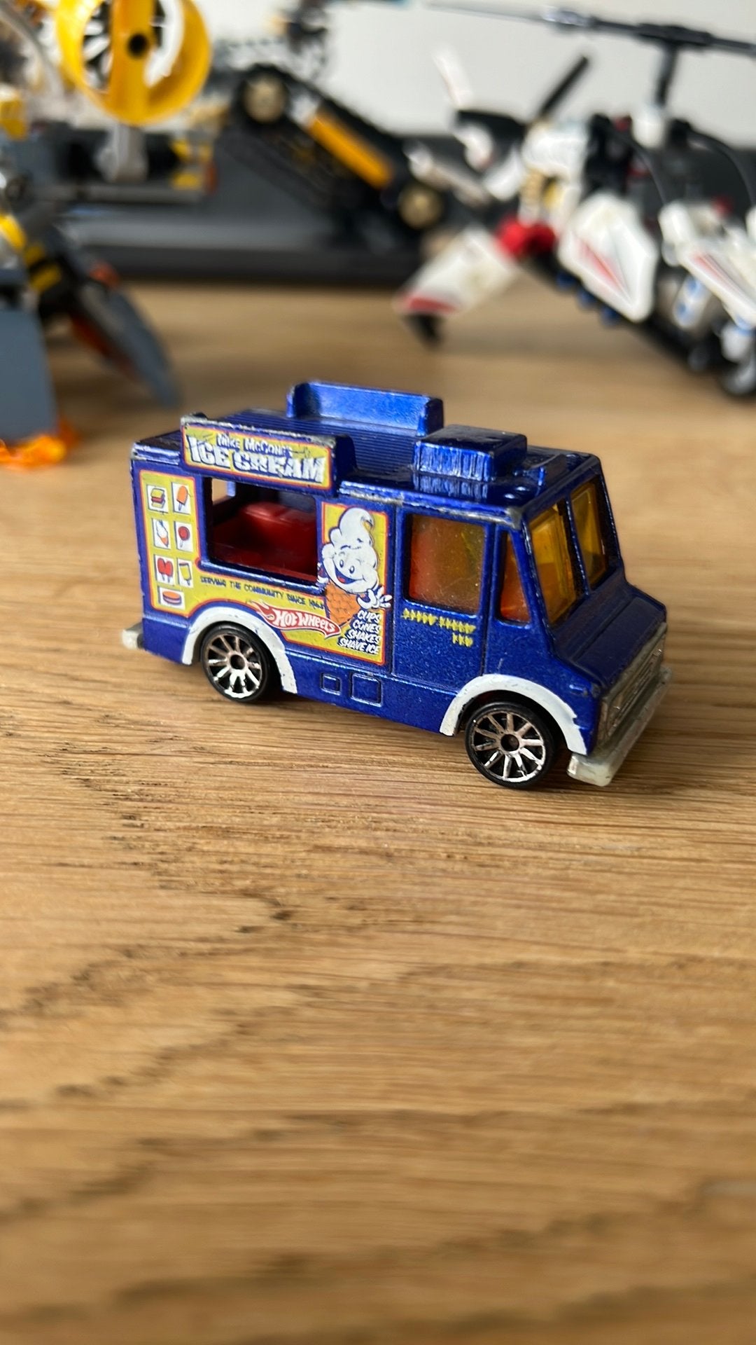 Hot wheels blue ice cream truck, Ophalen of Verzenden, Zo goed als nieuw