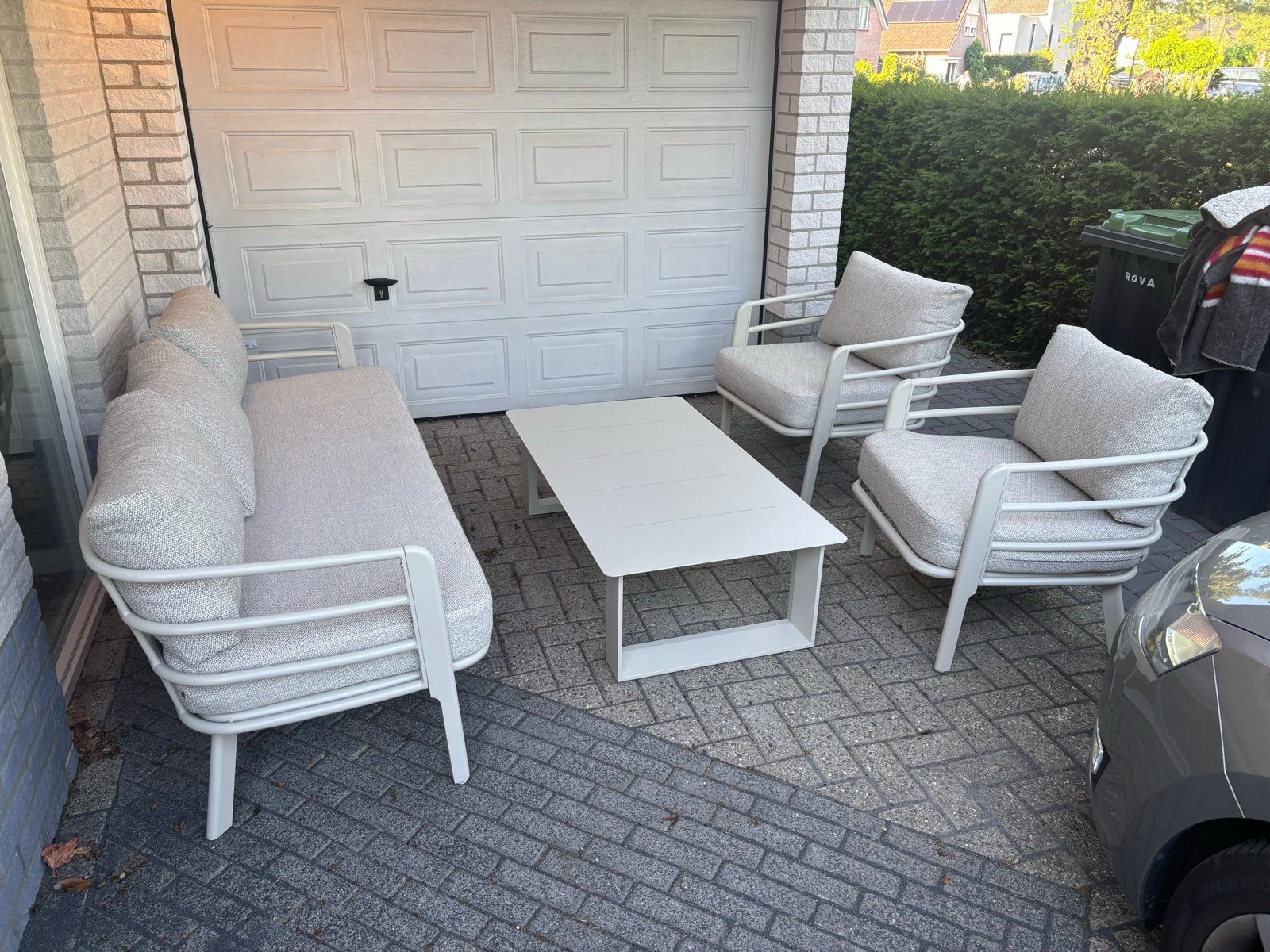 Moderne Loungeset met Bank en Twee Stoelen, Ophalen, 4 zitplaatsen, Aluminium, Zo goed als nieuw