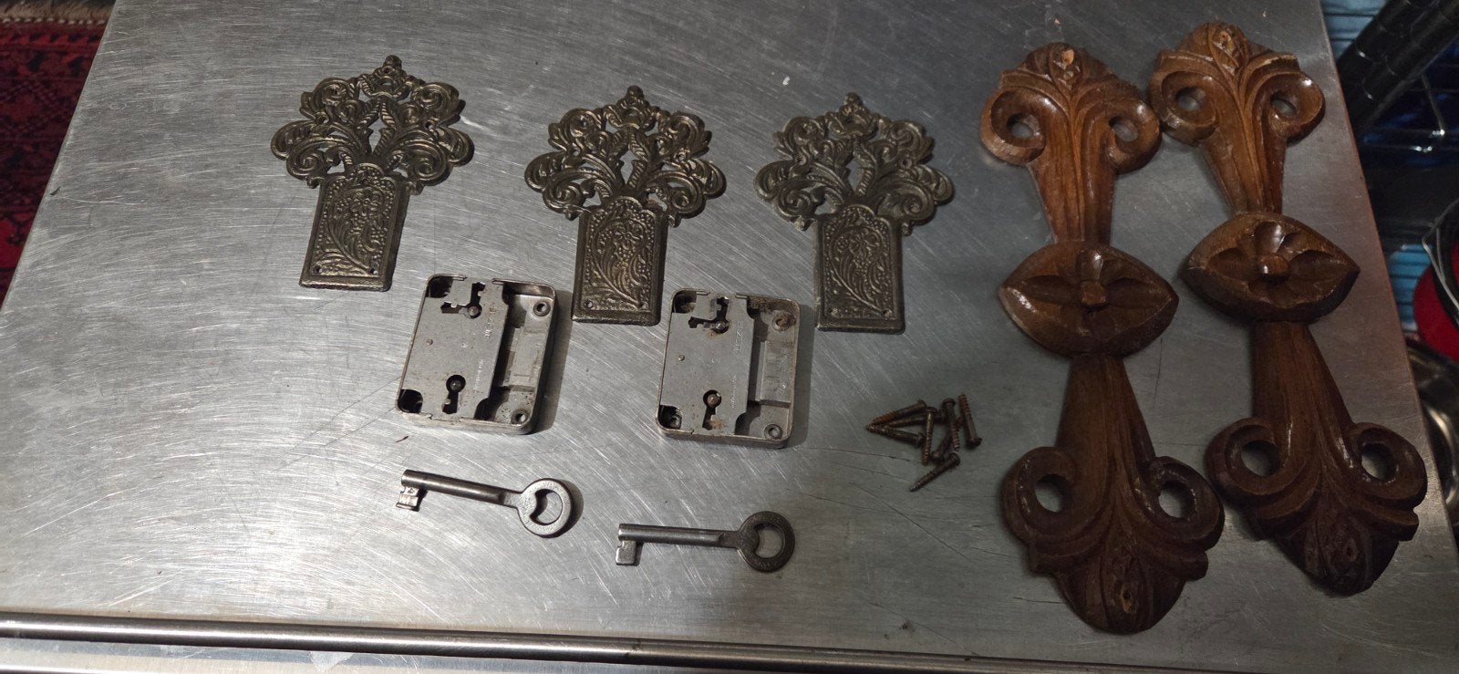 kastdeur ornamenten en slotjes, Ophalen of Verzenden