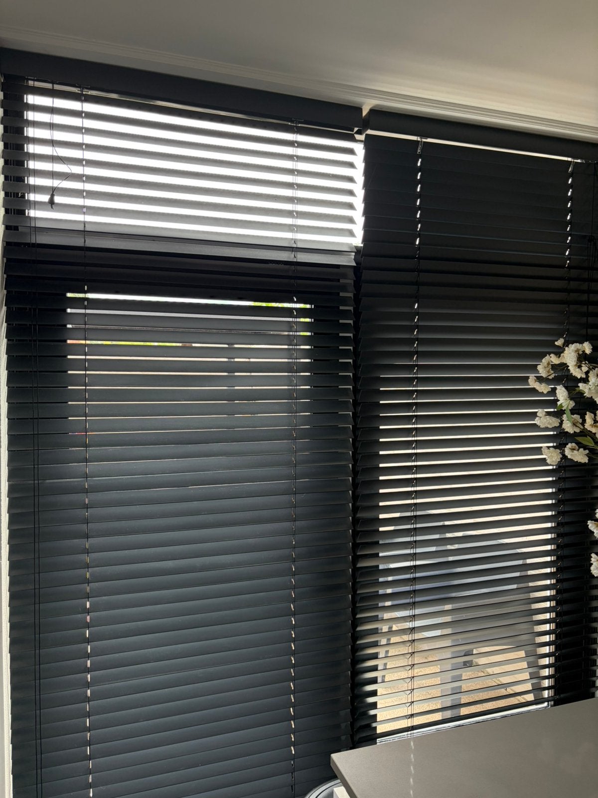 Verschillende jaloezieën, Ophalen, Zo goed als nieuw, Grijs, Jaloezie