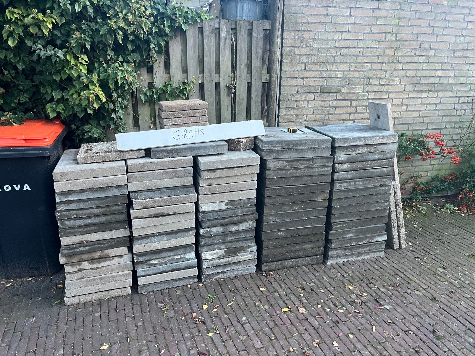 Betontegels tuintegels gratis, Tuin en Terras, Ophalen, Zo goed als nieuw, Beton, Terrastegels