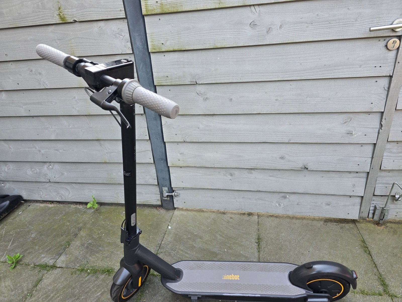Segway Ninebot G30  zeer solide  step loopt 25/30 km, Fietsen en Brommers, Steps, Ophalen, Gebruikt, Elektrische step (E-scooter)