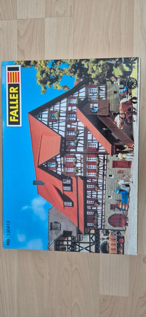 FALLER VAKWERKHUIS MET MOLEN H0, Hobby en Vrije tijd, Modeltreinen | H0, Ophalen of Verzenden, Nieuw, Overige merken