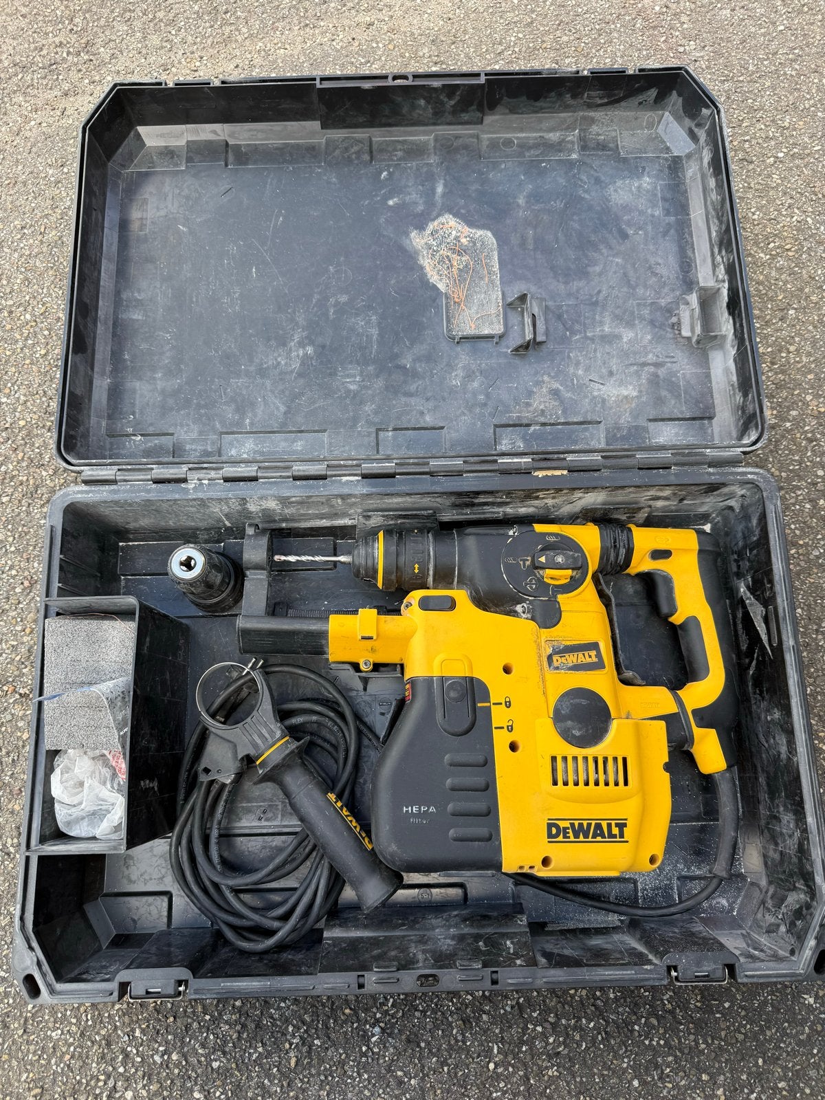 DeWalt D25325K Boorhamer met koffer, Boor- en/of Breekhamer, Ophalen of Verzenden, Klopboormechanisme, Gebruikt