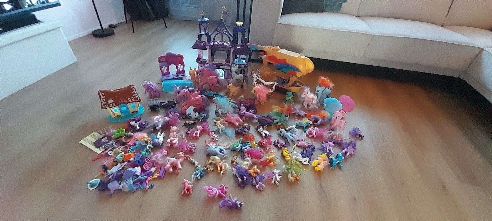 Grote partij My Little Pony's met kasteel en schip, Ophalen, Zo goed als nieuw