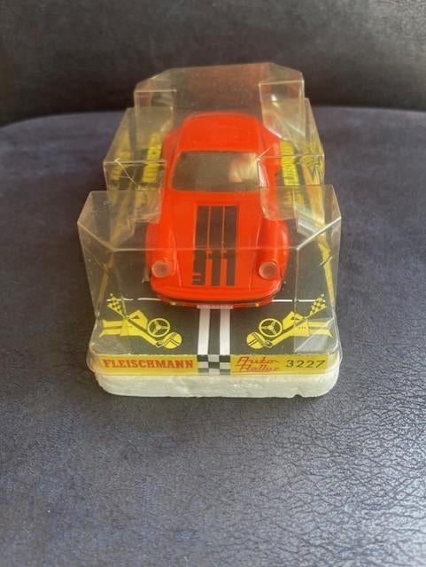 fleischmann porsche 911 oranje in doosje 3227, Racebaan, Verzenden, Fleischmann, Zo goed als nieuw