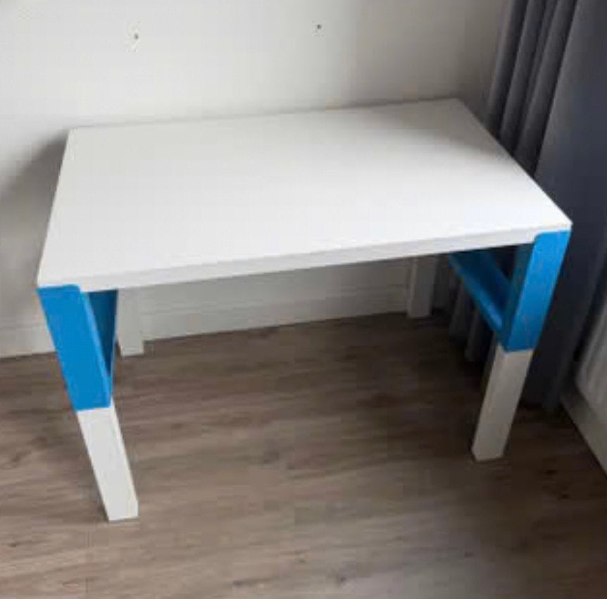Ikea Påhl meegroei bureau, Ophalen, Zo goed als nieuw, Tafel(s)