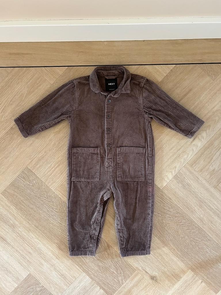 *NIEUW!* Bruin ribpakje, corduroy onesie, Next, maat 92, Broek, Meisje, Ophalen of Verzenden, Zo goed als nieuw