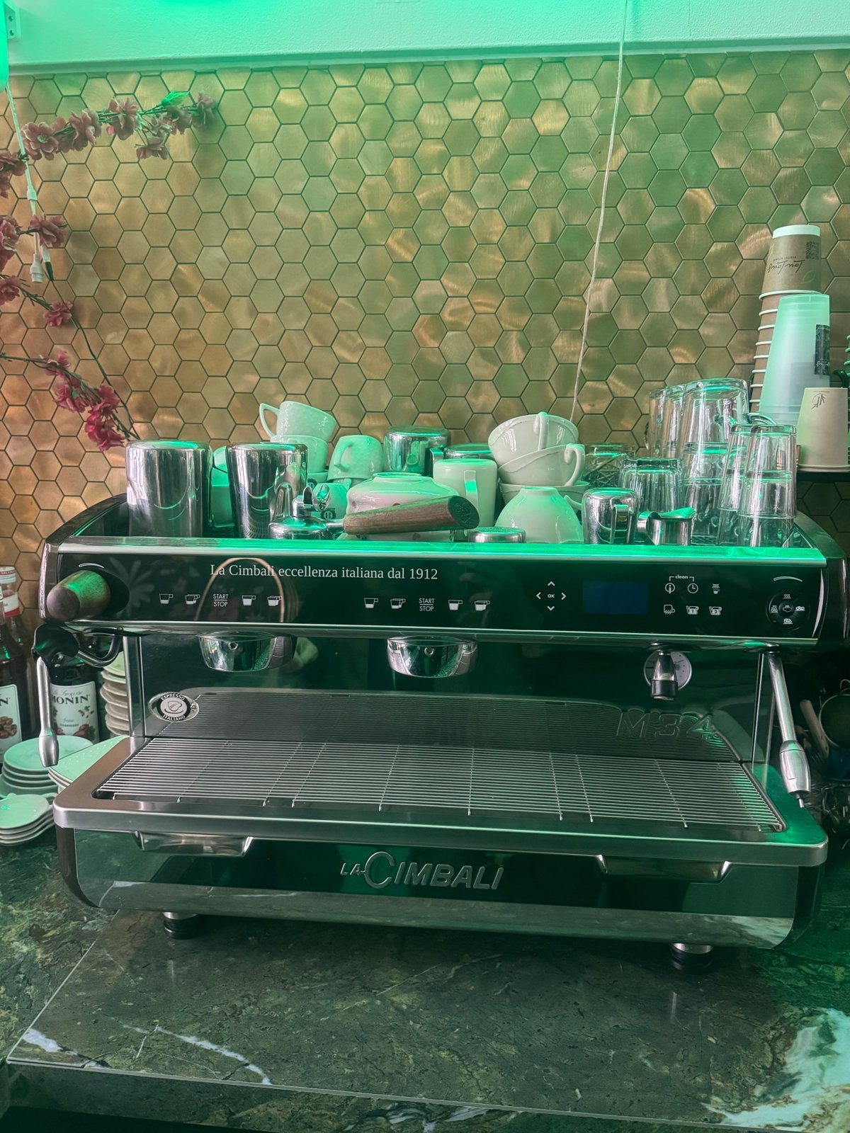 Professionele La Cimbali M34 espressomachine, Gebruikt, Espresso apparaat, 10 kopjes of meer, Koffiebonen