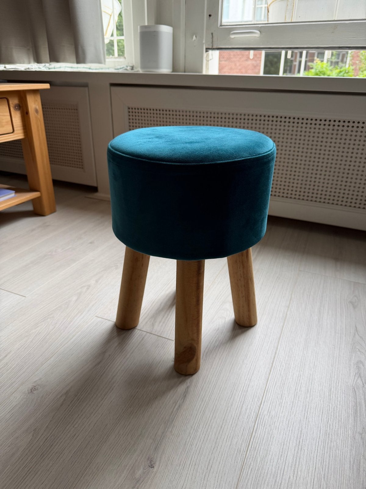 Small stool, Ophalen, Zo goed als nieuw, Hout