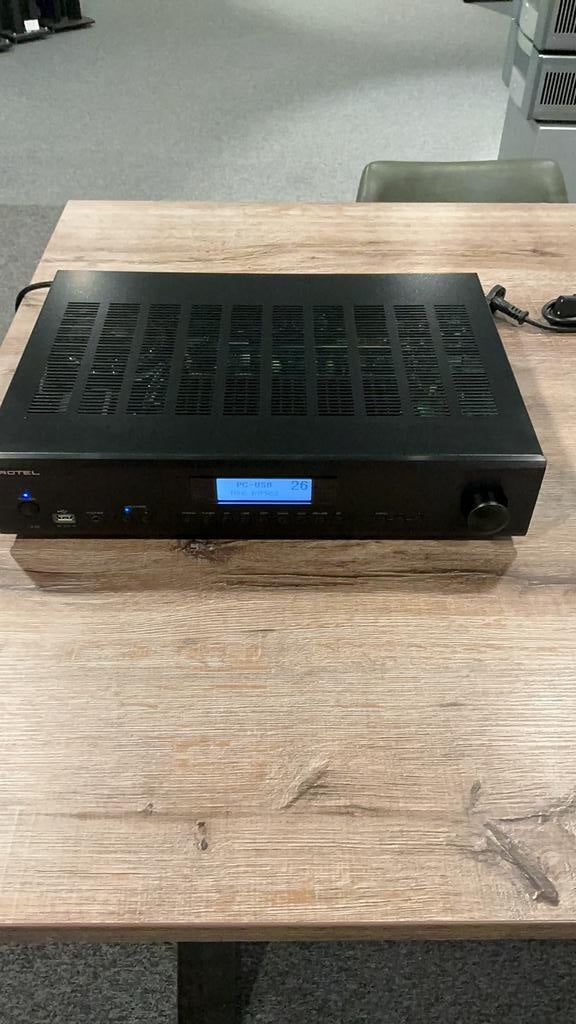 Rotel A12 versterker in nieuwstaat, Audio, Tv en Foto, Versterkers en Receivers, Ophalen, Zo goed als nieuw, Overige merken