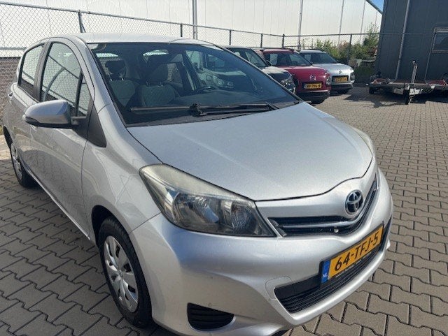 Toyota Yaris 1.0 12V Vvt-i 5DR 2012 Grijs AIRCO CAMERA, Euro 5, 40 €/maand, Parkeersensor, Origineel Nederlands