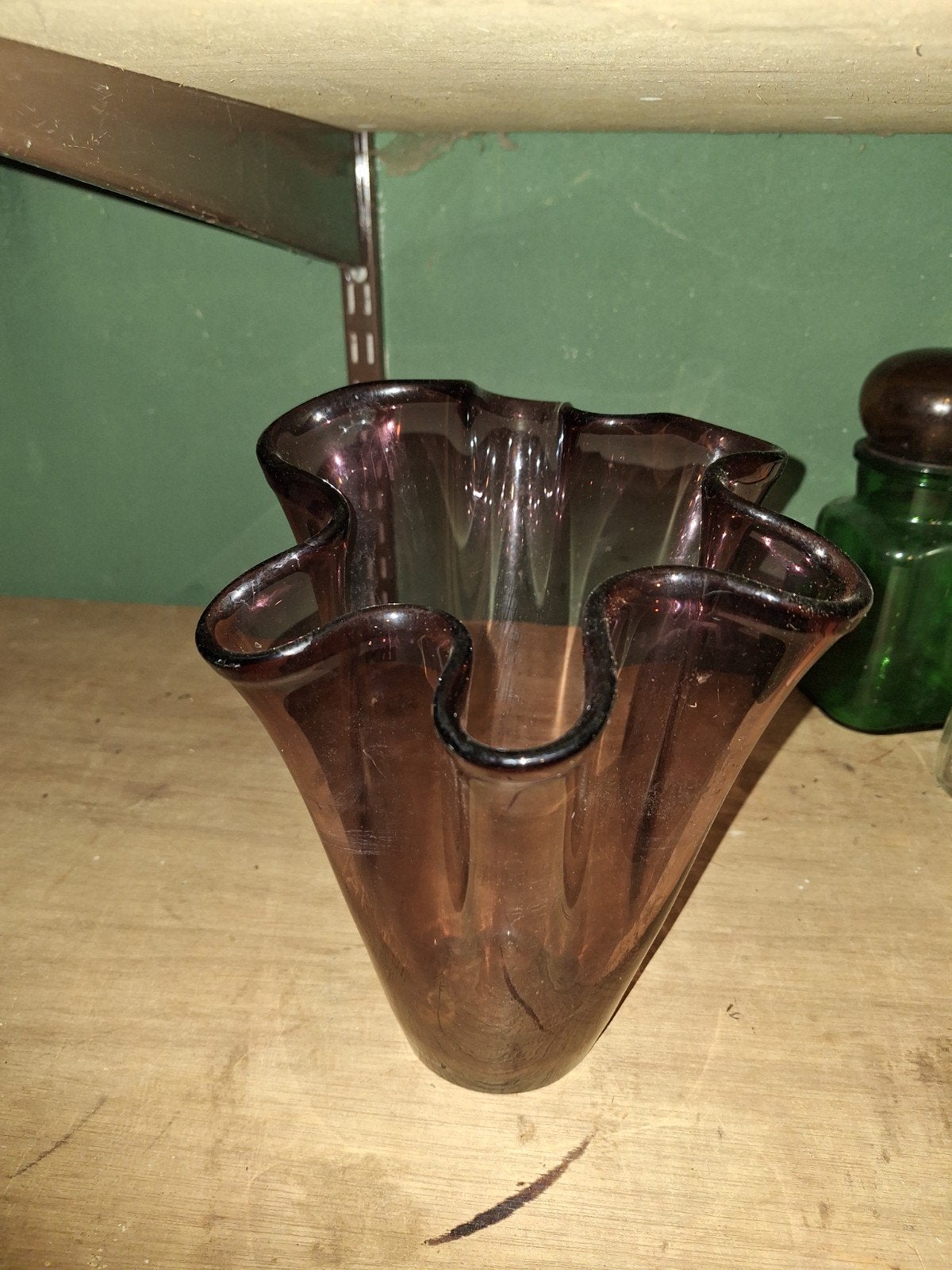 Vintage paarse glazen vaas met golvende rand, Ophalen