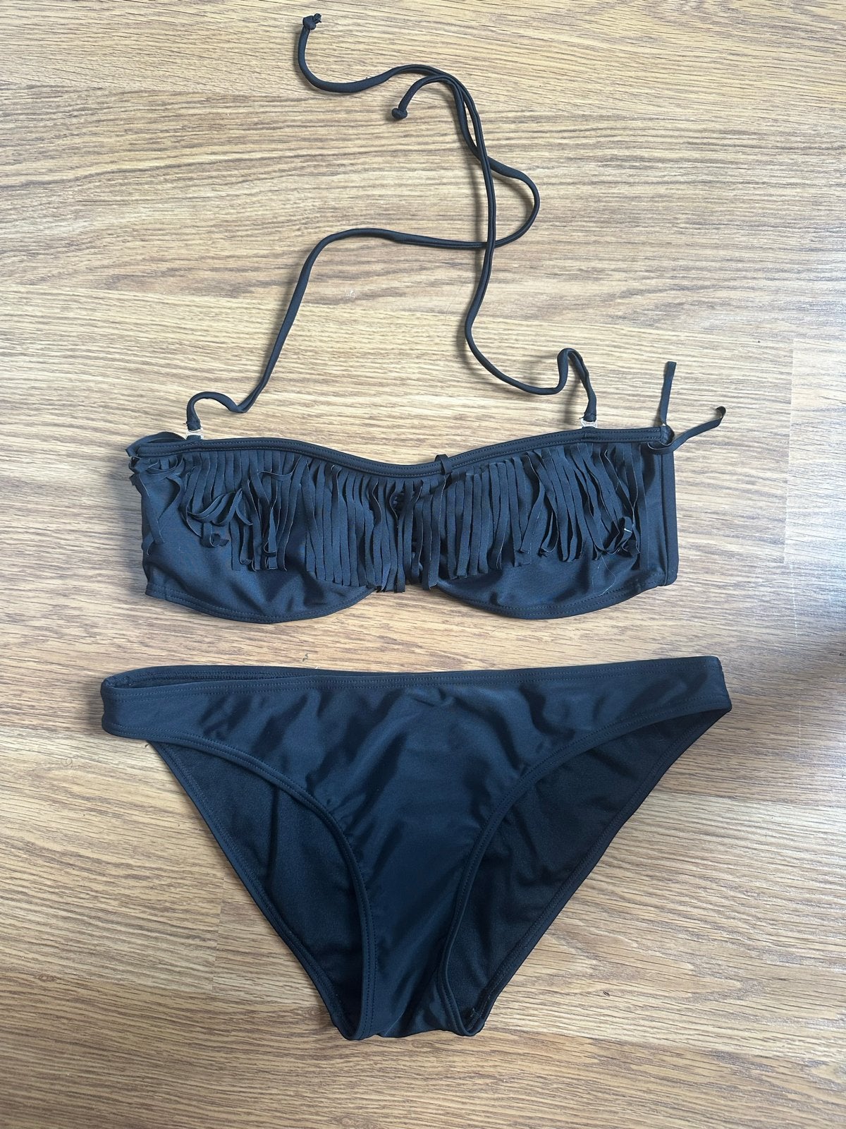 Zwarte bikini met franjes - Maat 40, Ophalen of Verzenden, Gedragen, Zwart, Bikini