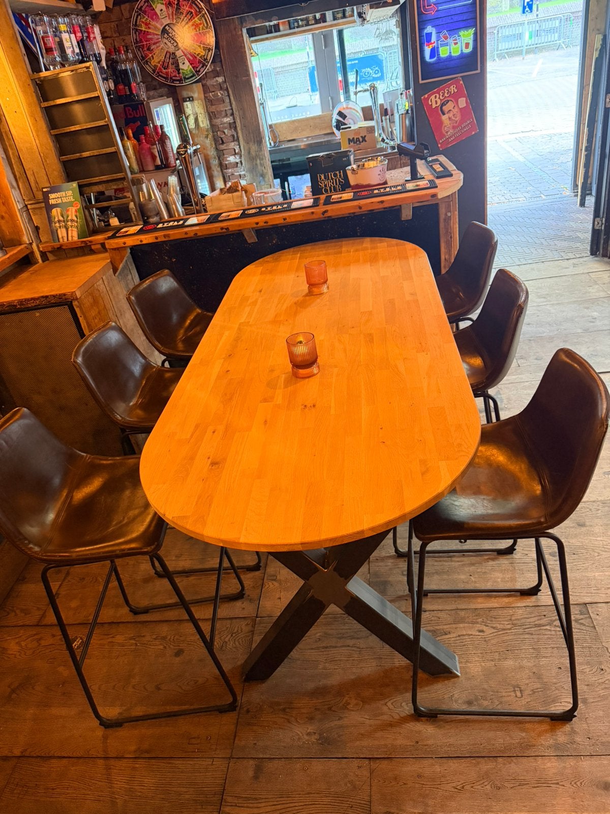 Prachtige massief houten stalen tafel met 6 krukken, Ophalen