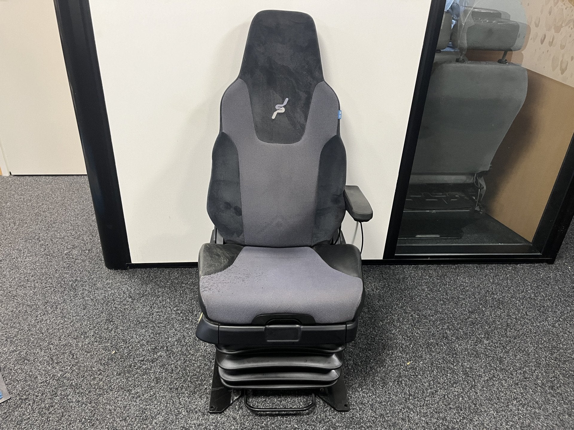 Be-Ge Universele Bestuurdersstoel Stoel Bestuurder Comfortst, Dani Autobedrijven B.V., Gebruikt, Verkoop@daniautomobielen.nl, Ootmarsumseweg 110
7665SE  ALBERGEN, NL