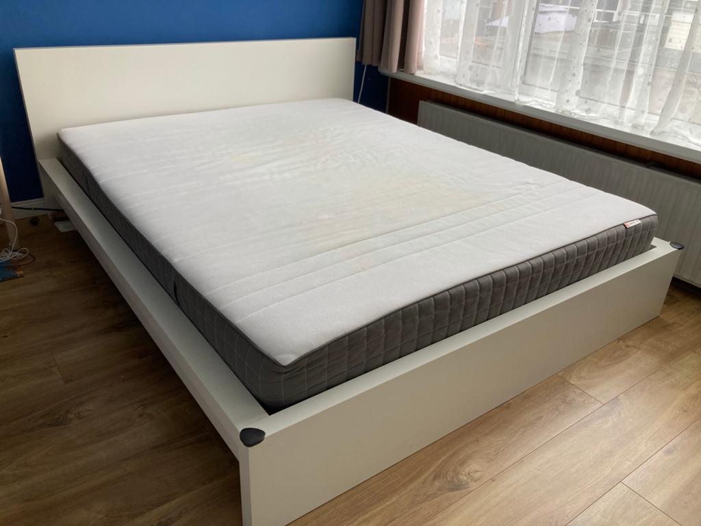 IKEA Malm bed - laag, wit met Morgedal matras, Ophalen, Gebruikt, Wit, Tweepersoons
