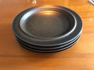 ARABIA RUSKA 4 dinerborden diameter 25 cm, Keramiek, Ophalen of Verzenden, Zo goed als nieuw, Bord(en)