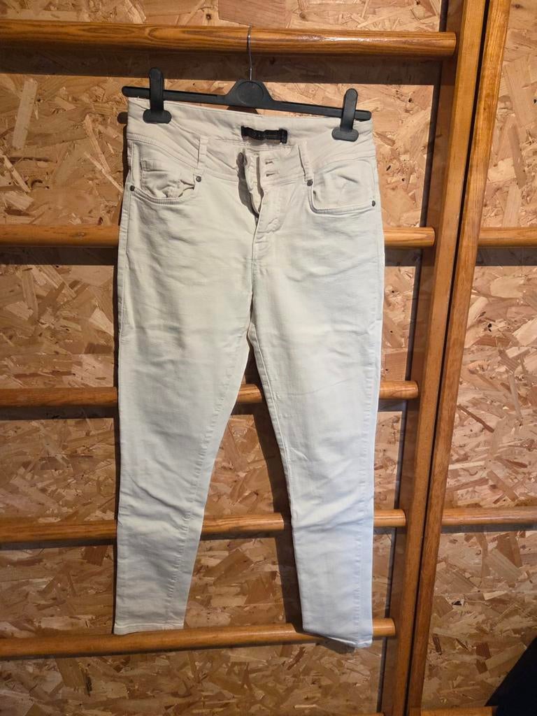 Broek Soya Concept maat W29-L31 kleur net niet wit, Kleding | Dames, Soyaconcept, Wit, Ophalen of Verzenden, Zo goed als nieuw