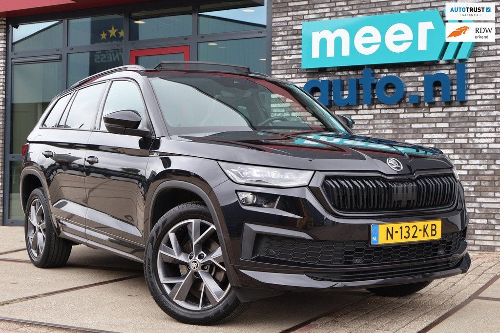 Skoda Kodiaq 1.5 TSI SPORTLINE DSG 7-PERS FACELIFT l PANO l, Auto's, Skoda, 1566 kg, 4 cilinders, 150 pk, Zwart
