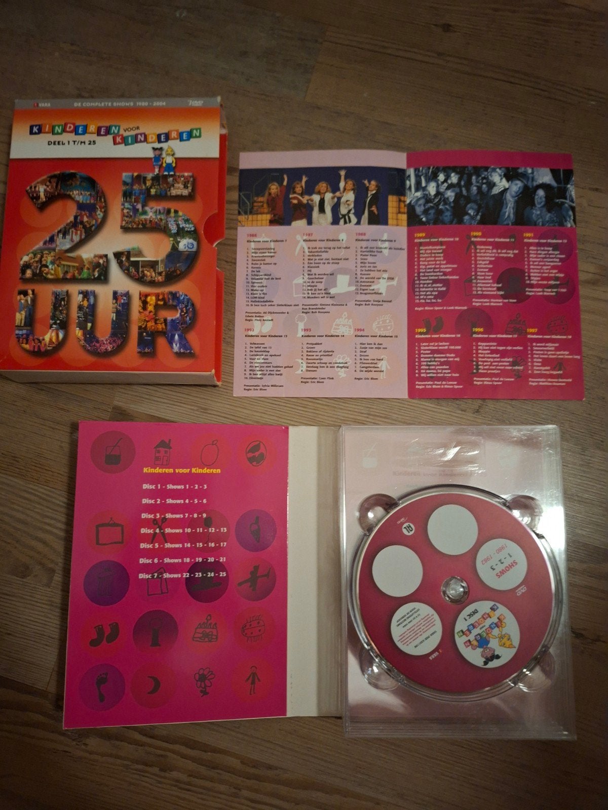 Kinderen voor Kinderen 25 Jaar (De complete shows 1980-2004, Verzamelbox, Alle leeftijden, Zo goed als nieuw, Inclusief boekje