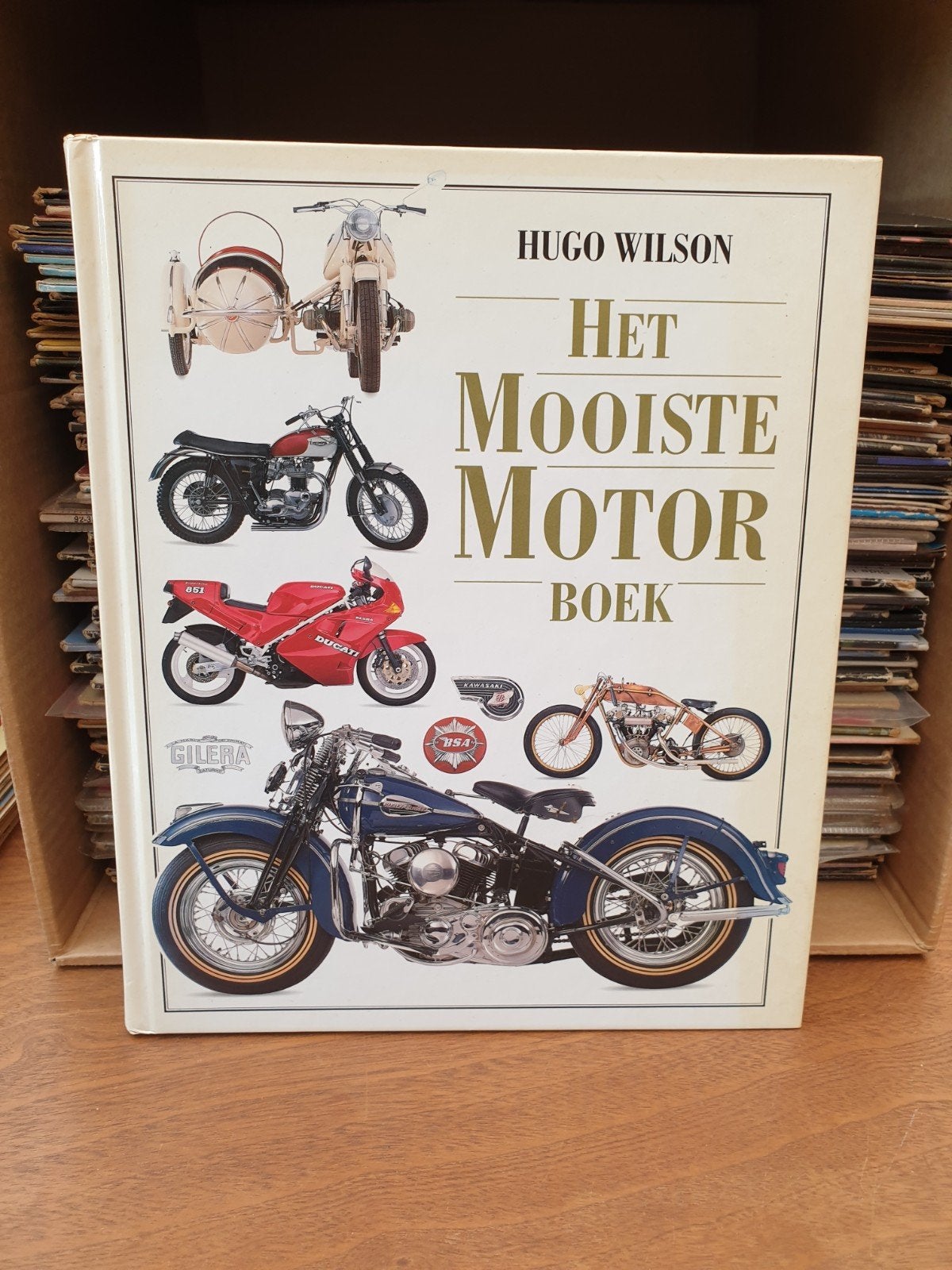 Het Mooiste Motorboek, 192 paginas (2), Ophalen of Verzenden, Gelezen