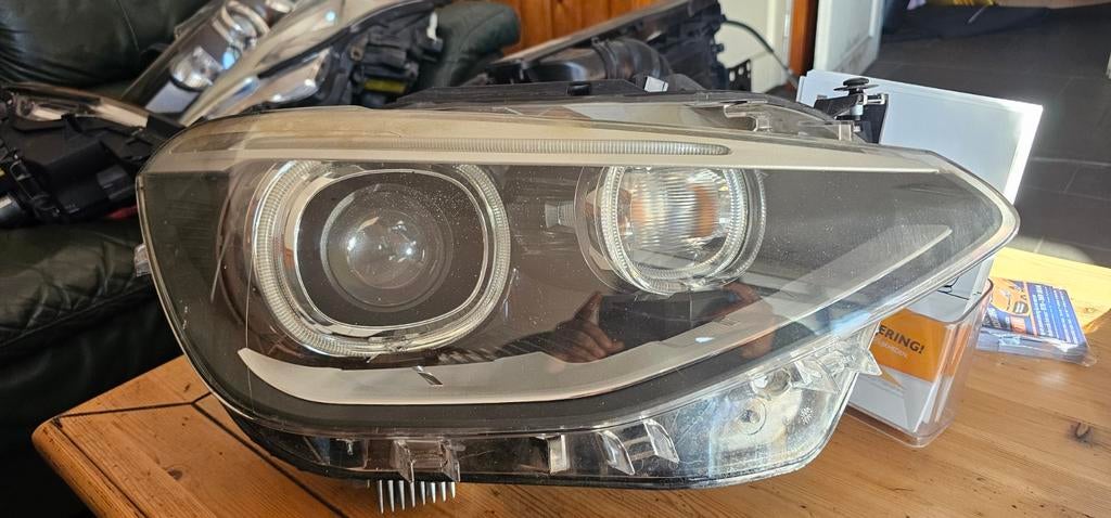 BMW F 20  koplamp rechts, Ophalen of Verzenden