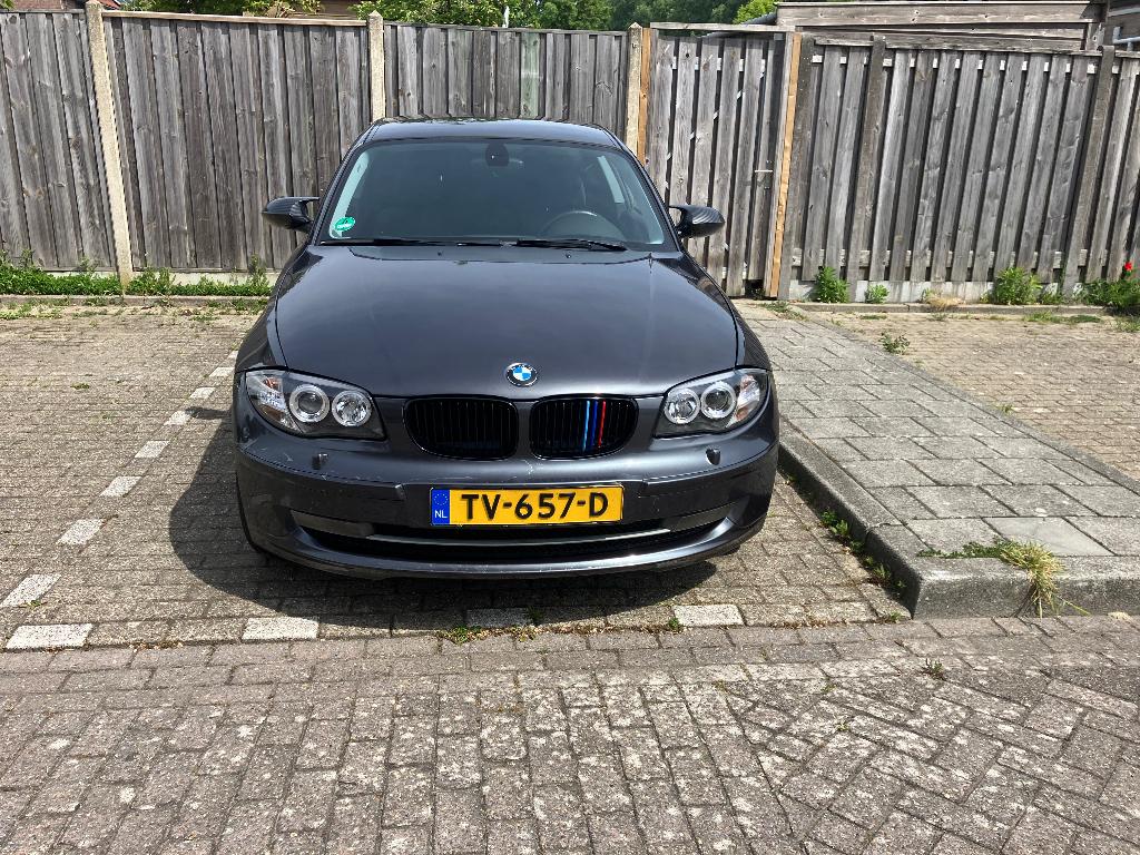 BMW 1-Serie 2.0 118I 3DR Grijs, Auto's, BMW, Particulier, 1-Serie, ABS, Airbags, Airconditioning, Boordcomputer, Climate control