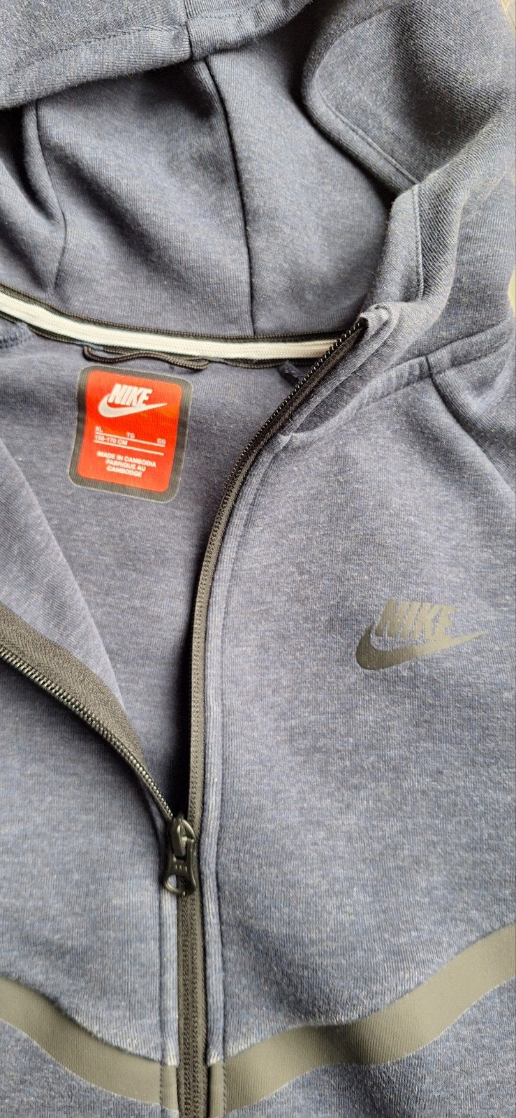 Trainingspak Nike 158-170, Ophalen of Verzenden, Zo goed als nieuw, Jongen of Meisje, Sport- of Zwemkleding
