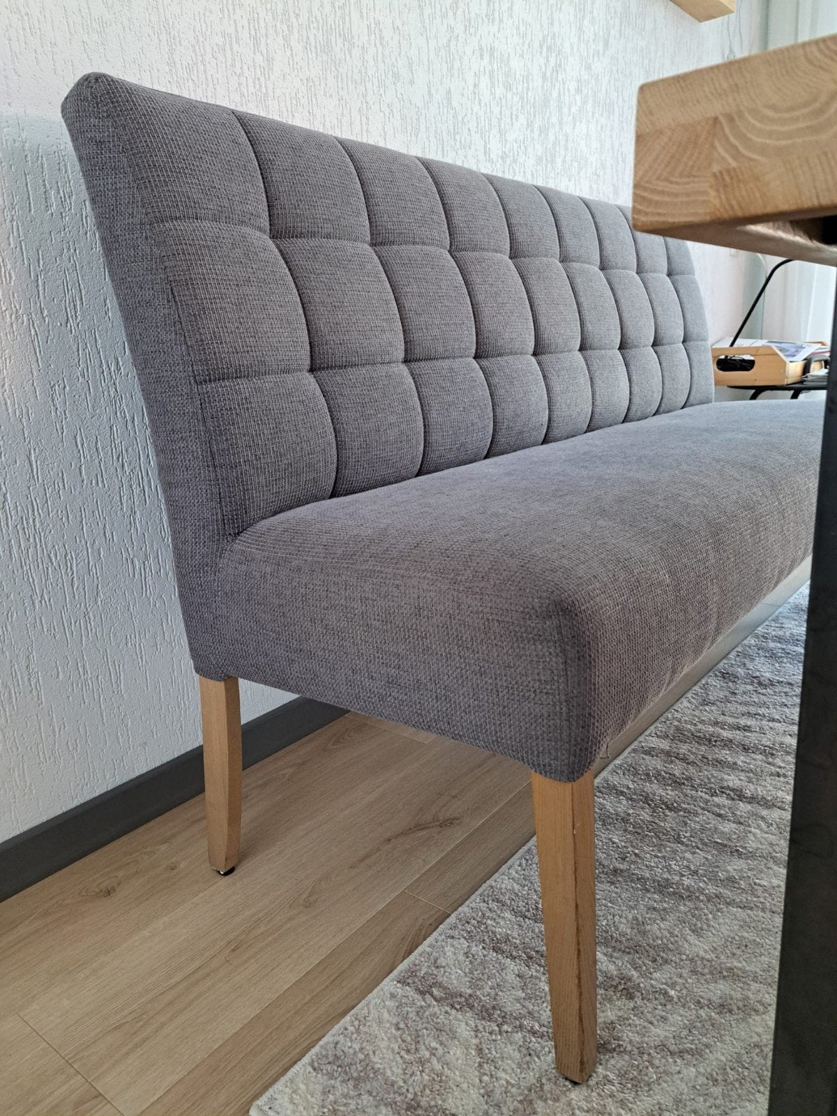 Grijze gestoffeerde eetbank met houten poten, Ophalen, Gebruikt, Stof, Grijs